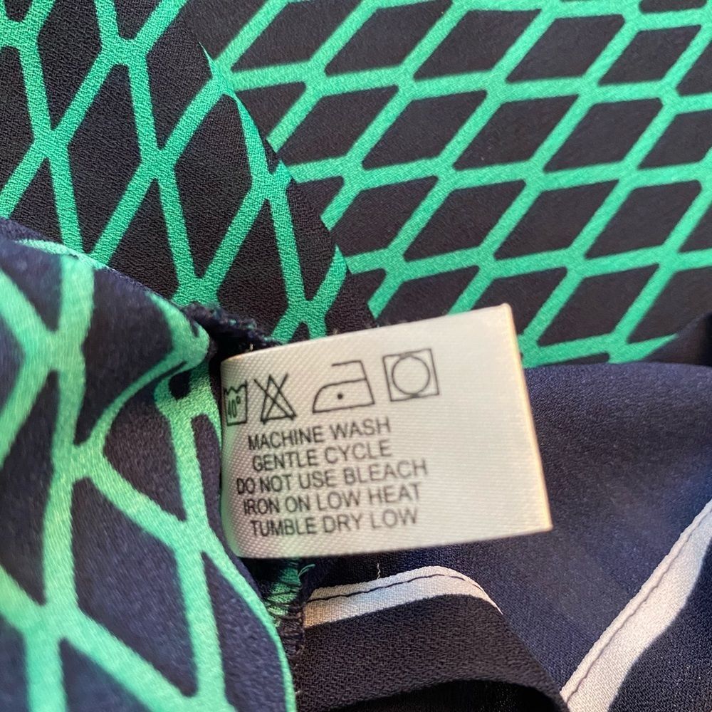 Violet + Claire Color Block Diamond Pattern Blouse - Picture 4 of 4